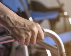 Comparação entre aposentadoria por invalidez e benefício por incapacidade temporária
